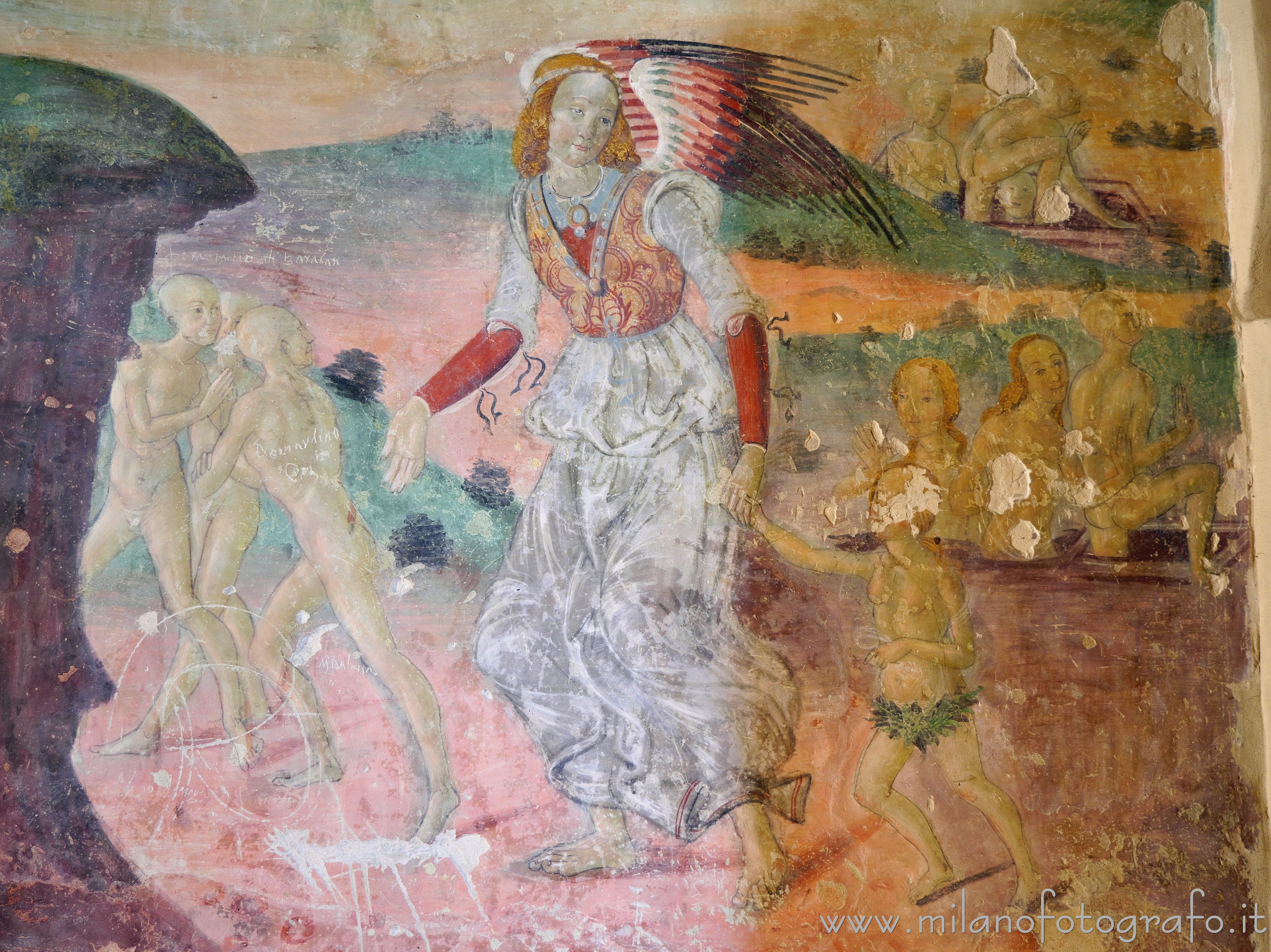 Montefiore Conca (Rimini) - Dettaglio degli affreschi sulla parete sinistra della Chiesa dell’Ospedale della Misericordia - Foto a piena risoluzione